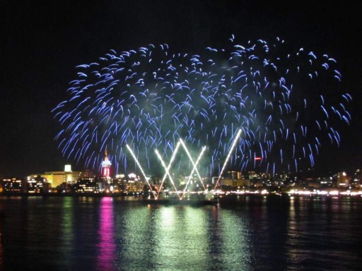 �ʕ{�ԉ΃N���[�Y Xmas�ԉ�1