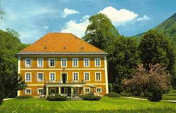 �z�e���̊O��