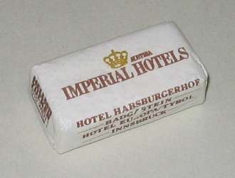 �C���y���A���z�e��